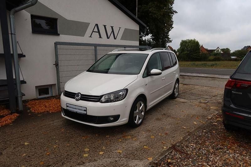 Weiß Gebraucht 2013 VW Touran S Van / Kleinbus | 8.999 € (Guter Preis) - Bild 1/4