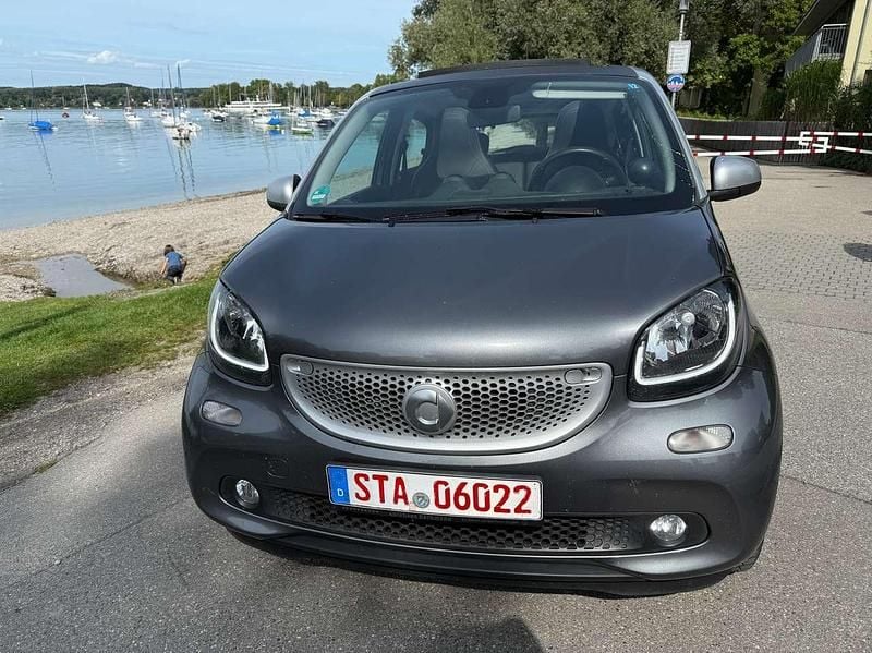 Grau Gebraucht 2016 Smart ForFour Prime Kleinwagen | 6.399 € (Fairer Preis) - Bild 1/4