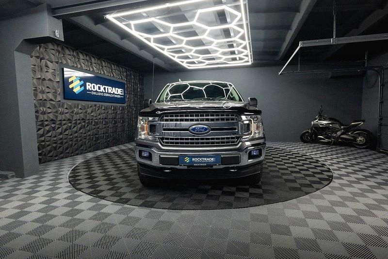 Gebraucht Ford V8 XLT 401 PS (294 kW) 2019 Grau SUV
