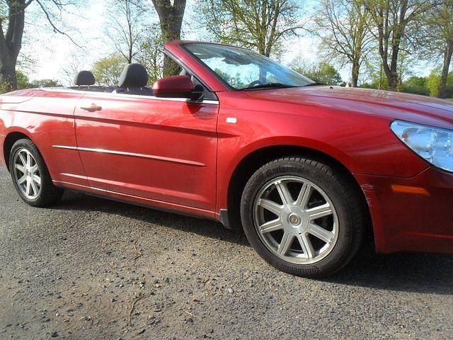 Usado Chrysler Sebring Cabriolet 140 CV (102 kW) 2007 Rojo Descapotable