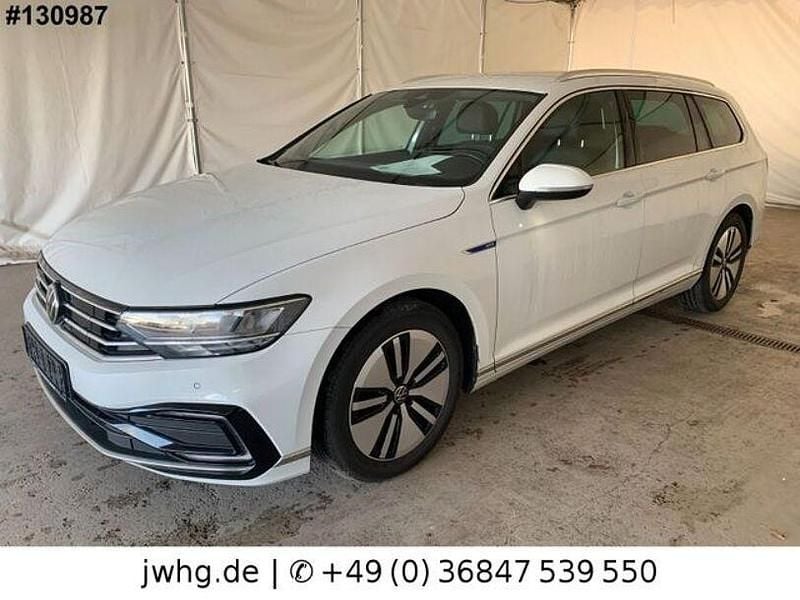 Weiß Gebraucht 2022 VW Passat GTE Kombi | 18.450 € (Fairer Preis) - Bild 1/4