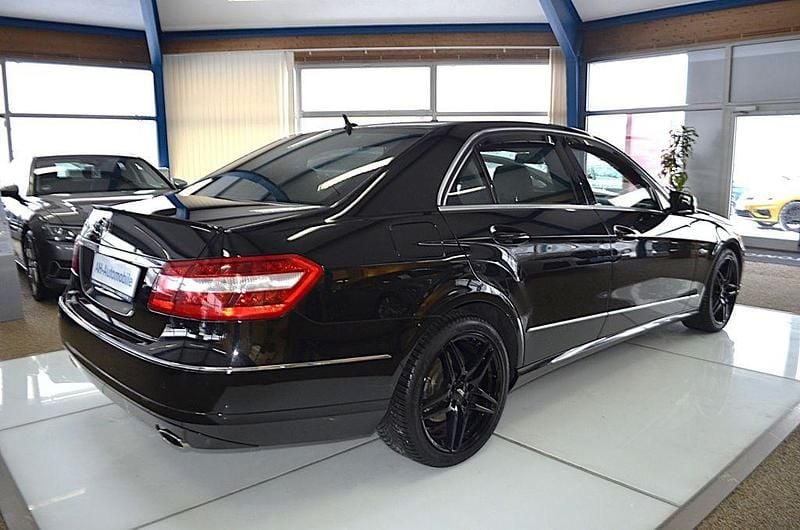 Gebraucht Mercedes E350 292 PS (214 kW) 2009 Schwarz Limousine