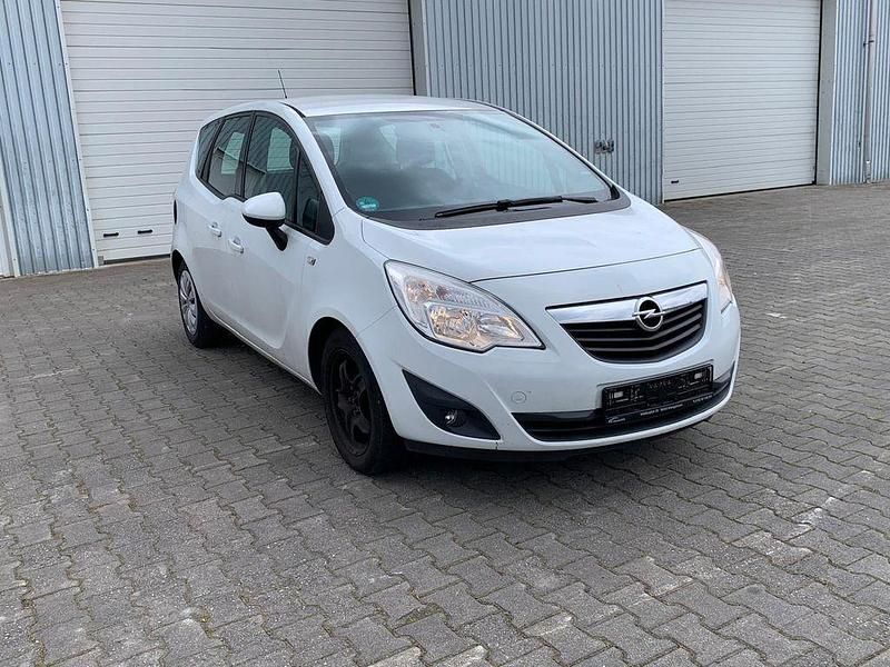 Gebraucht Opel Meriva Edition 110 PS (80 kW) 2010 Weiß Van / Kleinbus