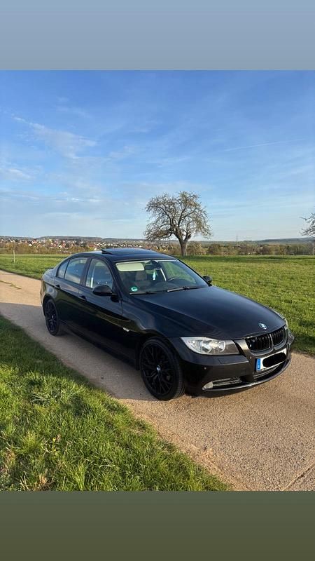 Gebraucht BMW 320 163 PS (119 kW) 2007 Schwarz Limousine