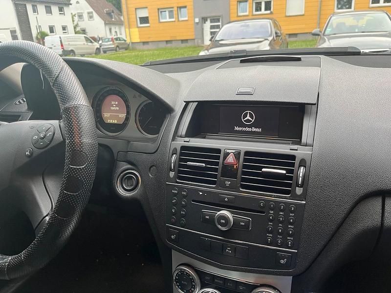 Silber Gebraucht 2010 Mercedes C200 Kombi | 8.000 € - Bild 1/4