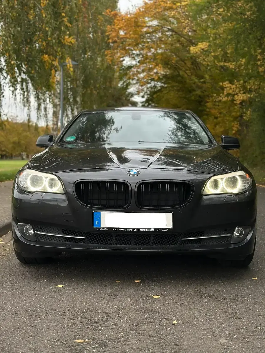 Gebraucht BMW 520 184 PS (135 kW) 2012 Grau Limousine