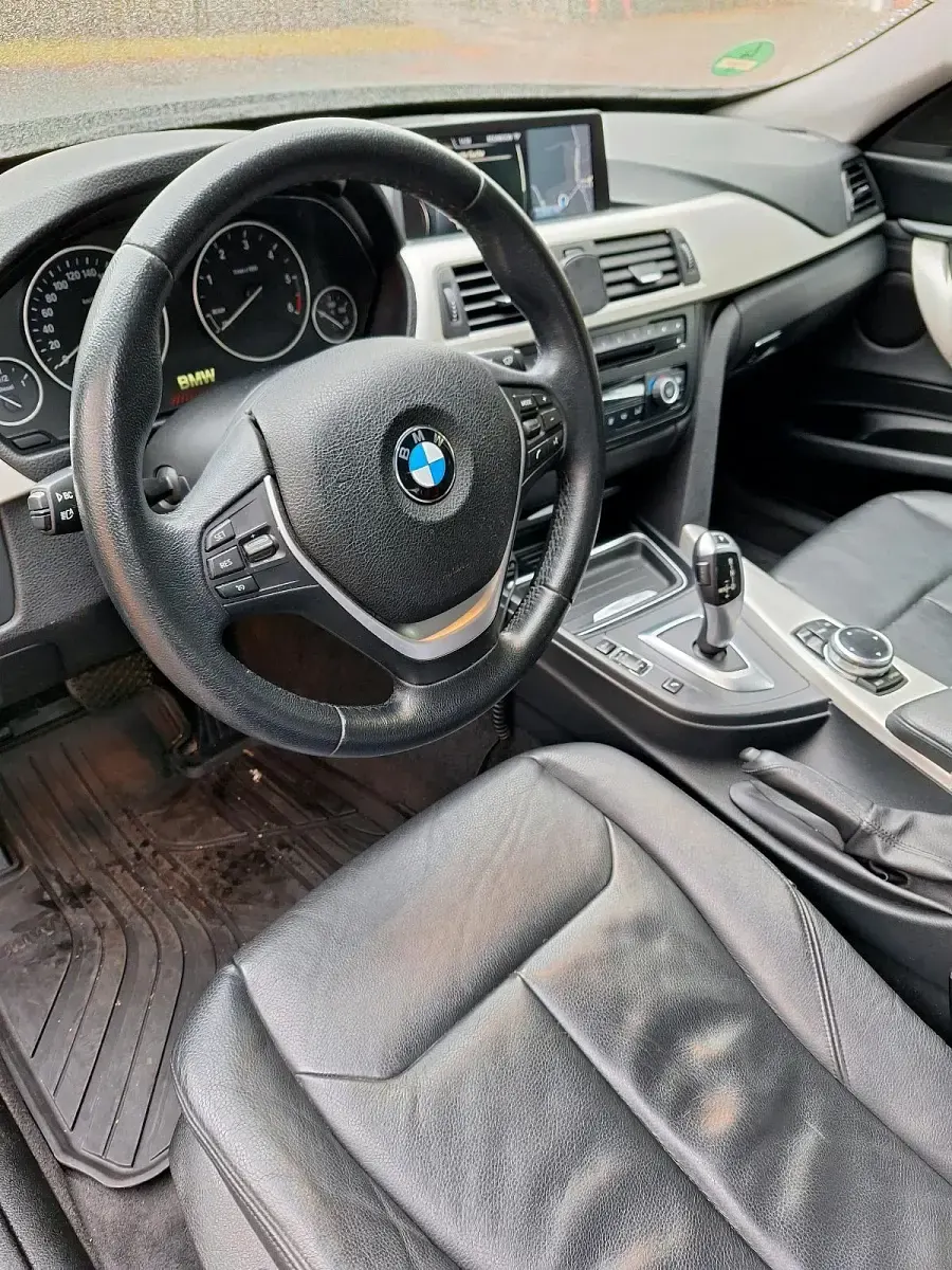 Gebraucht BMW 325 218 PS (160 kW) 2013 Schwarz Limousine