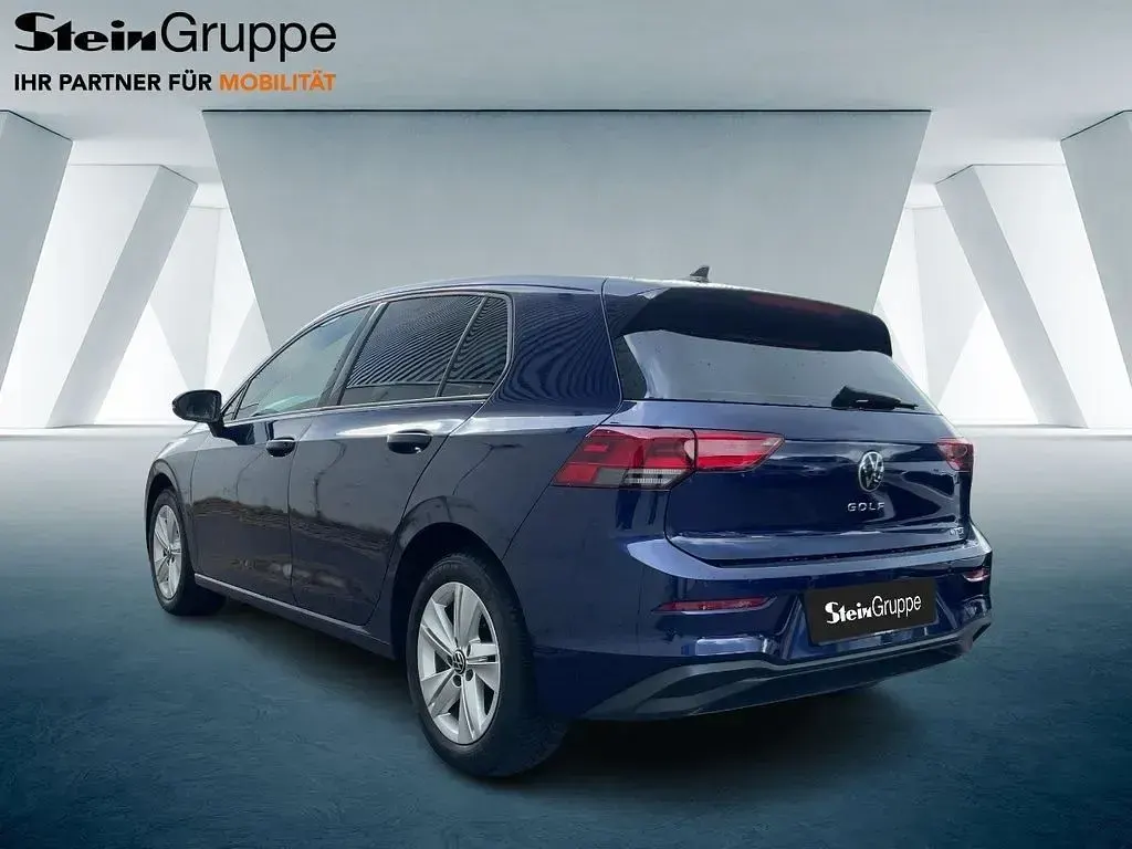 Gebraucht VW Golf VIII Life 150 PS (110 kW) 2023 Blau Limousine