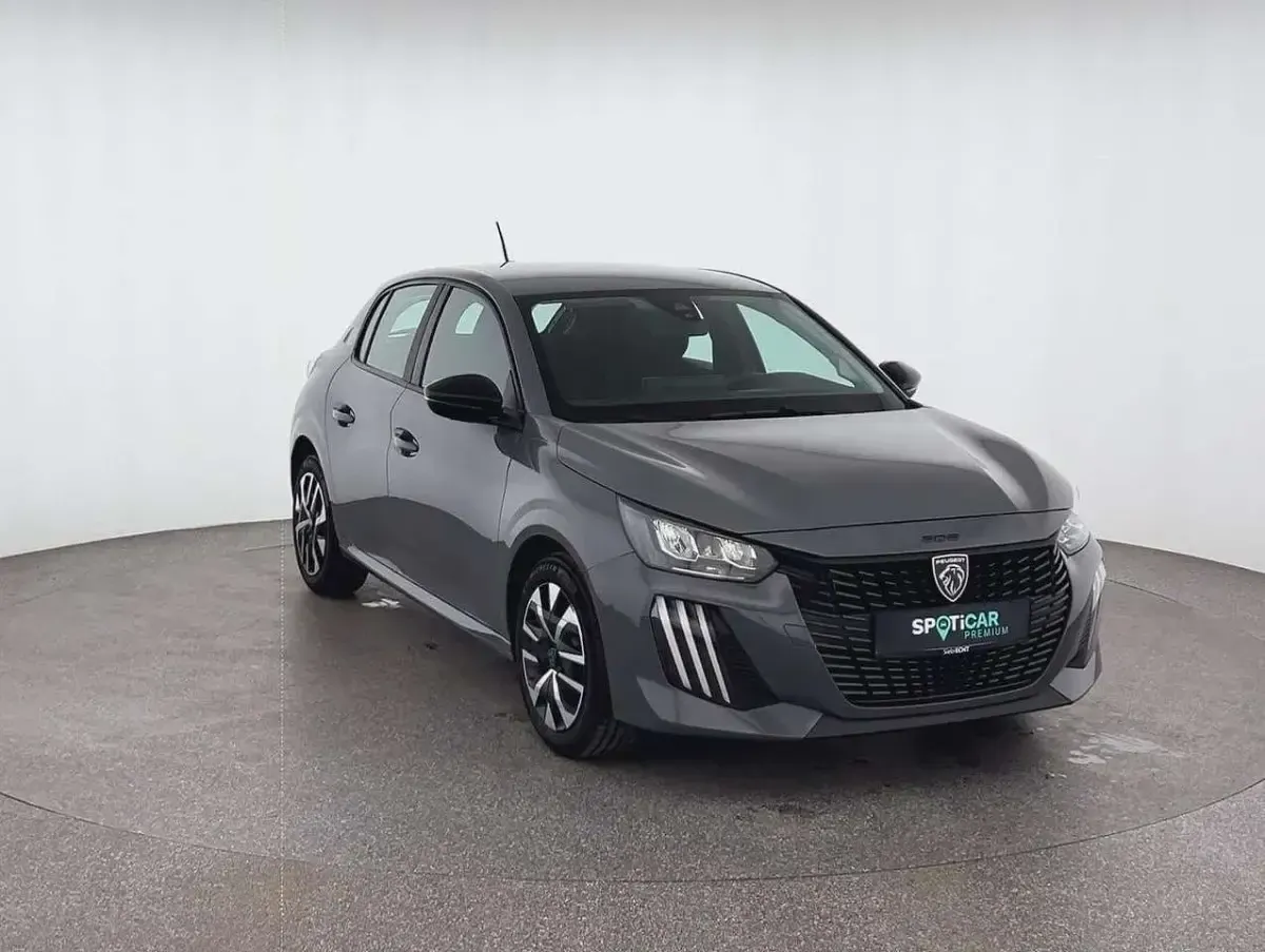 Gebraucht Peugeot 208 Active 101 PS (74 kW) 2024 Grau Kleinwagen