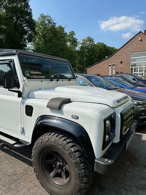 Weiß Gebraucht 2015 Land Rover Defender SUV | 49.500 € - Bild 1/4