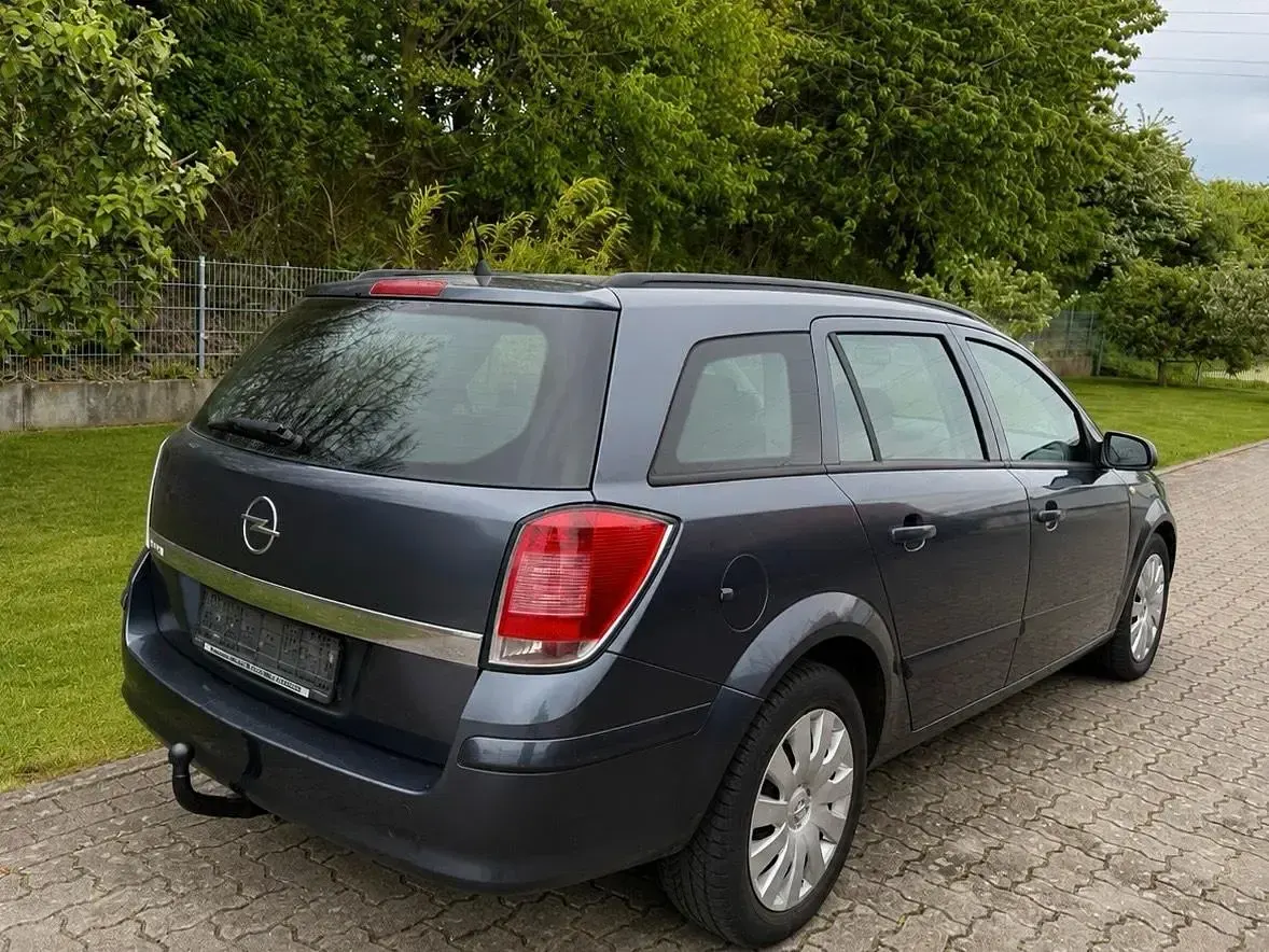 Gebraucht Opel Astra 90 PS (66 kW) 2006 Blau Kombi