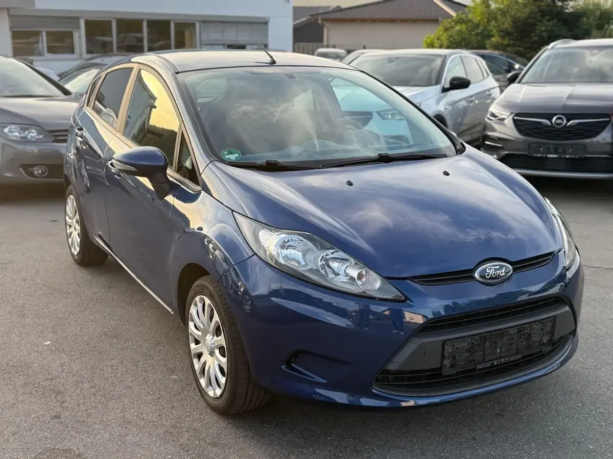 Gebraucht Ford Fiesta Trend 82 PS (60 kW) 2011 Blau Kleinwagen