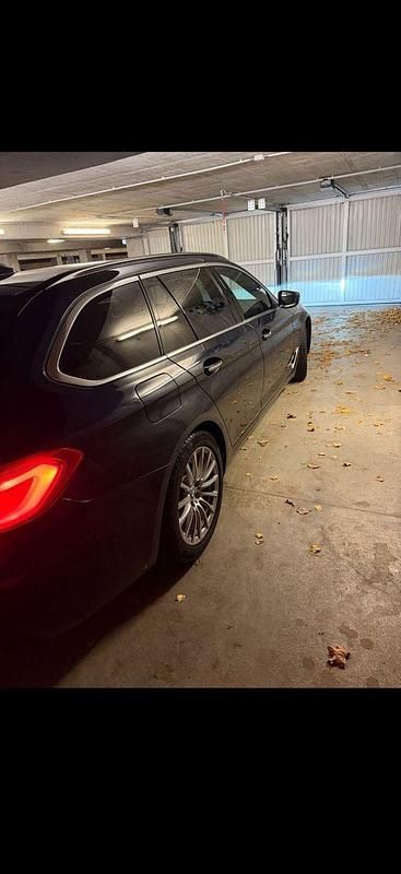 Gebraucht BMW 530 Luxury Line 268 PS (197 kW) 2018 Blau Kombi