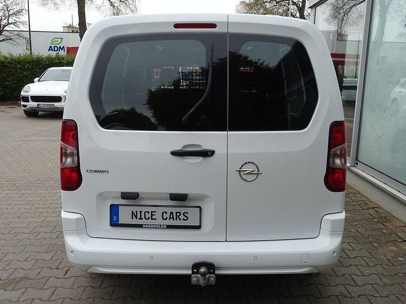 Gebraucht Opel Combo 102 PS (75 kW) 2021 Weiß Van / Kleinbus