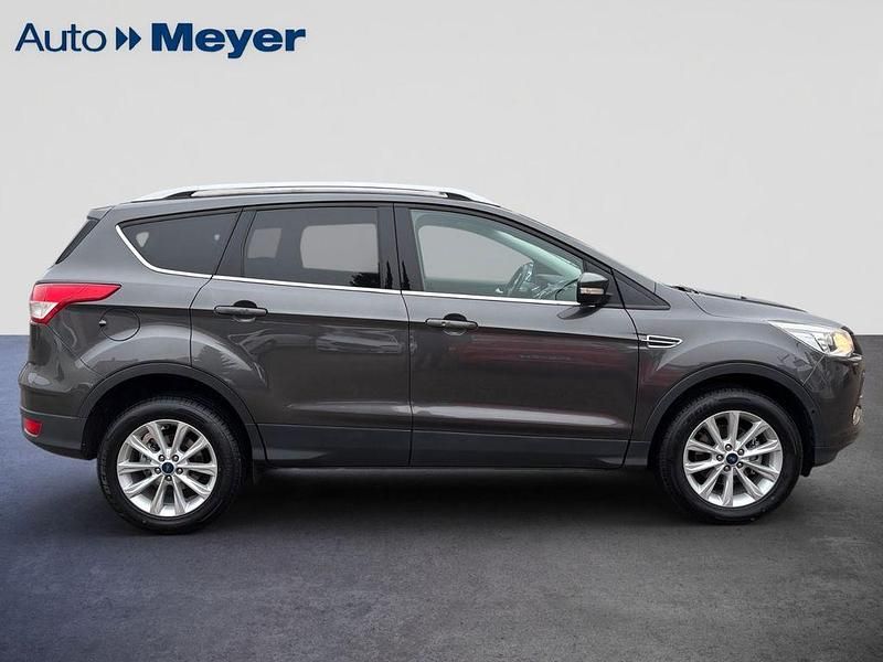Gebraucht Ford Kuga Titanium 150 PS (110 kW) 2015 Grau SUV