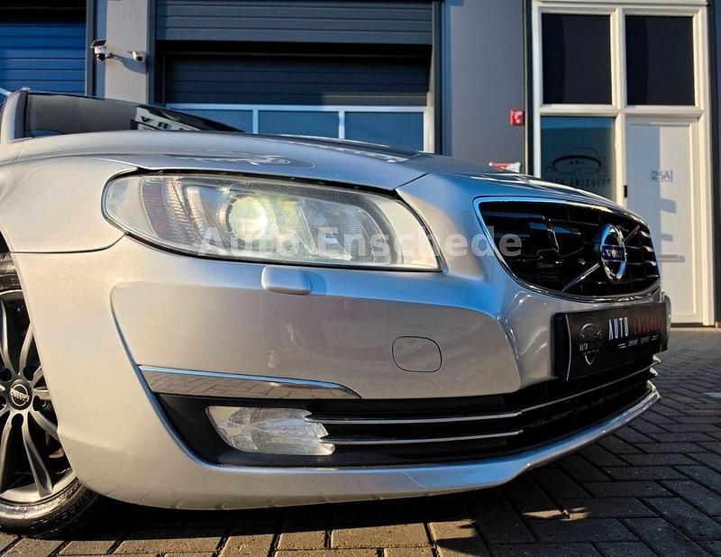 Gebraucht Volvo V70 Summum 120 PS (88 kW) 2015 Silber Kombi