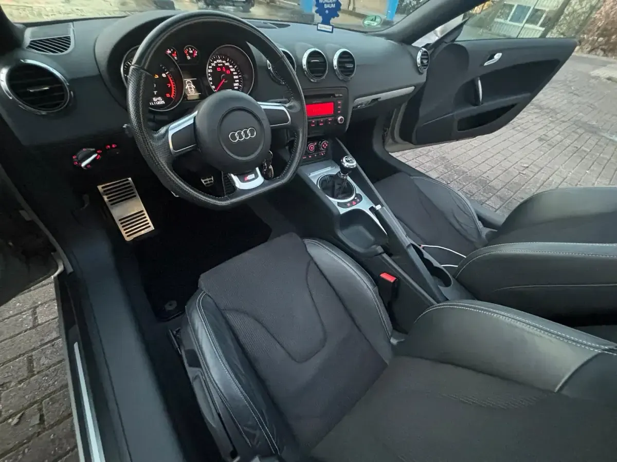 Gebraucht Audi TT Design 160 PS (117 kW) 2009 Grau Coupé