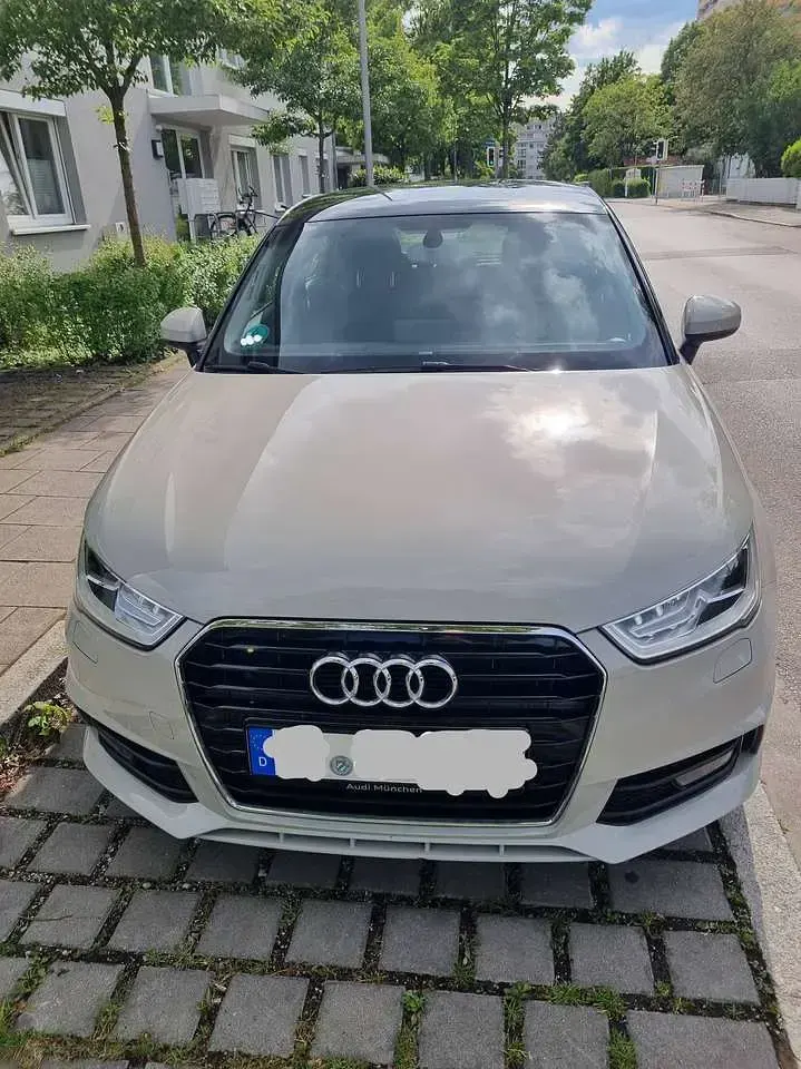 Gebraucht Audi A1 Sportback S-Line 95 PS (69 kW) 2017 Beige Kleinwagen