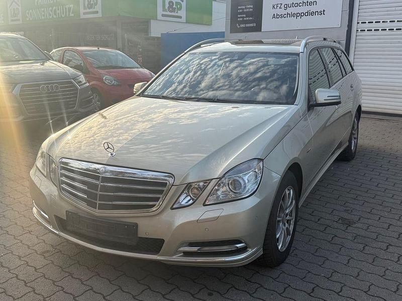 Gebraucht Mercedes E220 170 PS (125 kW) 2012 Beige Kombi
