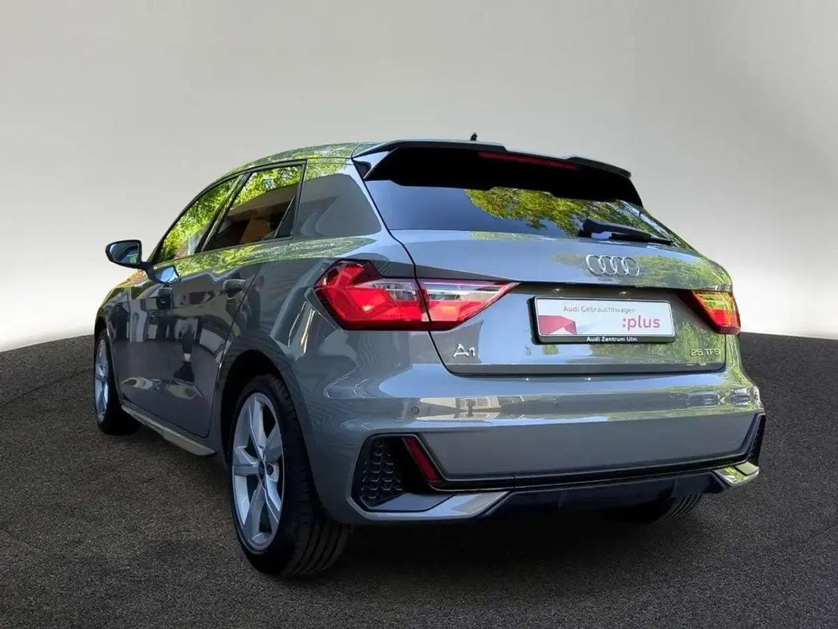 Gebraucht Audi A1 S-Line 95 PS (69 kW) 2025 Chronosgrau metallic SUV