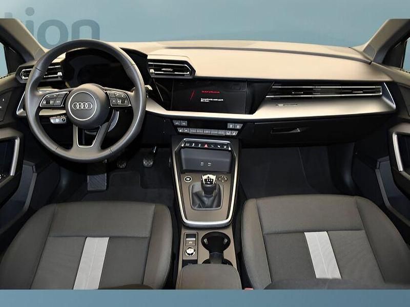 Gebraucht Audi A3 116 PS (85 kW) 2025 Schwarz Limousine