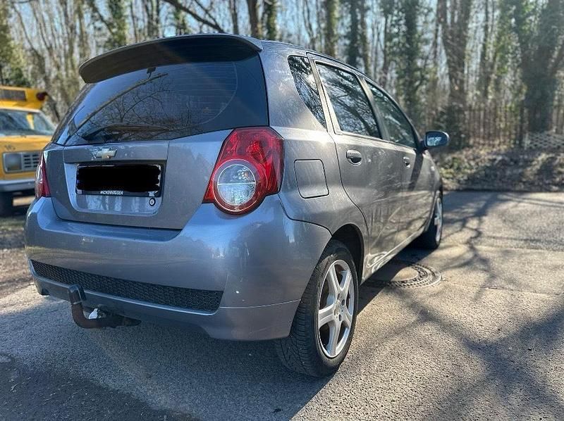 Gebraucht Chevrolet Aveo 100 PS (73 kW) 2008 Silber Kleinwagen