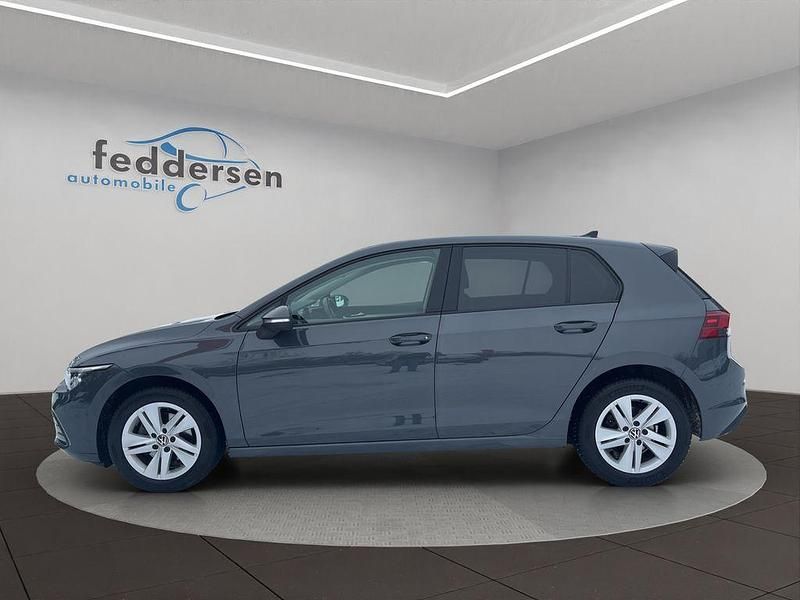 Gebraucht VW Golf VIII Life 131 PS (96 kW) 2023 Grau Limousine