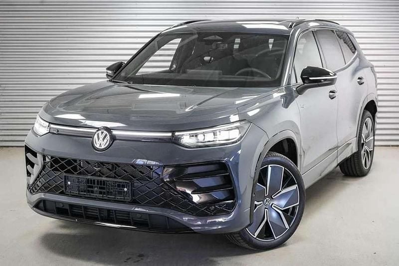Delfingrau metallic (b0) Neu 2025 VW Tayron R-line SUV | 56.792 € (Guter Preis) - Bild 1/4