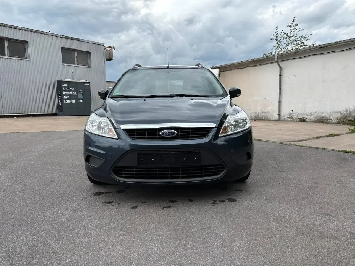 Gebraucht Ford Focus 109 PS (80 kW) 2011 Grau Kombi