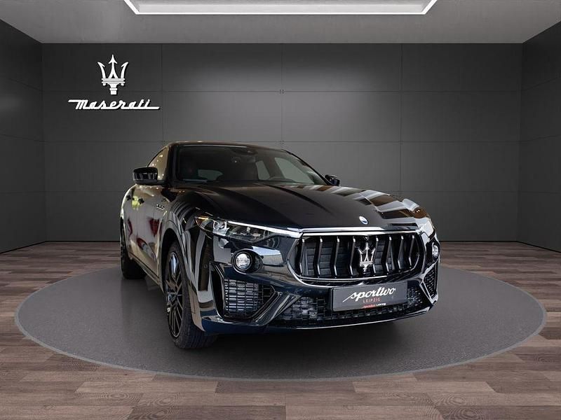 Neu Maserati Levante 430 PS (316 kW) 2025 Nero assulto SUV