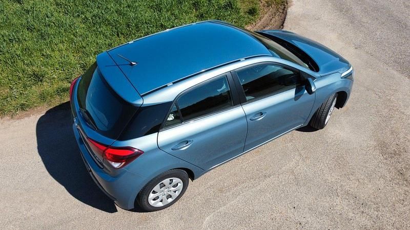 Gebraucht Hyundai i20 GO! 75 PS (55 kW) 2017 Blau Kleinwagen