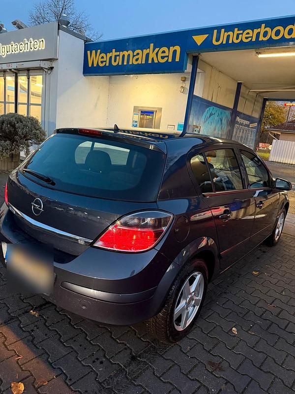 Gebraucht Opel Astra 115 PS (84 kW) 2008 Blau Kleinwagen