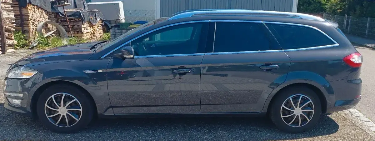 Gebraucht Ford Mondeo Titanium 163 PS (119 kW) 2012 Blau Kombi