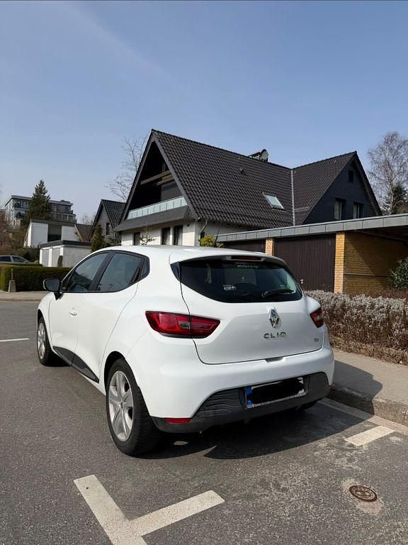 Gebraucht Renault Clio IV Dynamique 90 PS (66 kW) 2015 Weiß Limousine