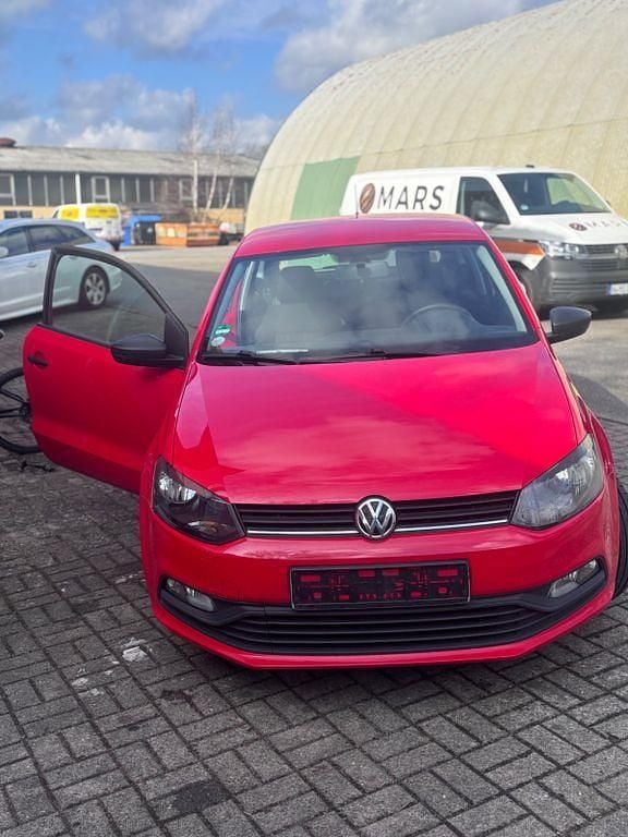 Gebraucht VW Polo Allstar 90 PS (66 kW) 2015 Rot Coupé