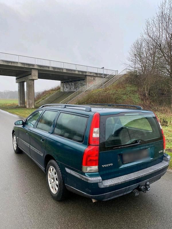 Gebraucht Volvo V70 140 PS (102 kW) 2001 Grün Kombi