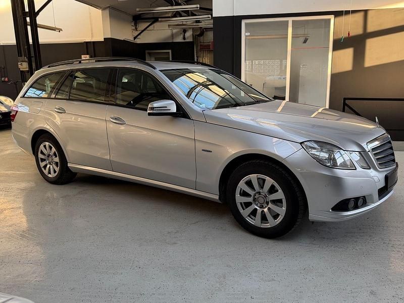 Gebraucht Mercedes E250 204 PS (150 kW) 2010 Silber Kombi