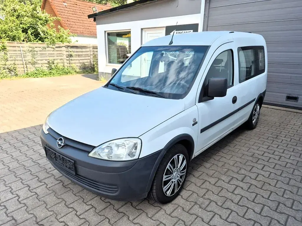 Gebraucht Opel Combo Basis 97 PS (71 kW) 2006 Weiß Van / Kleinbus