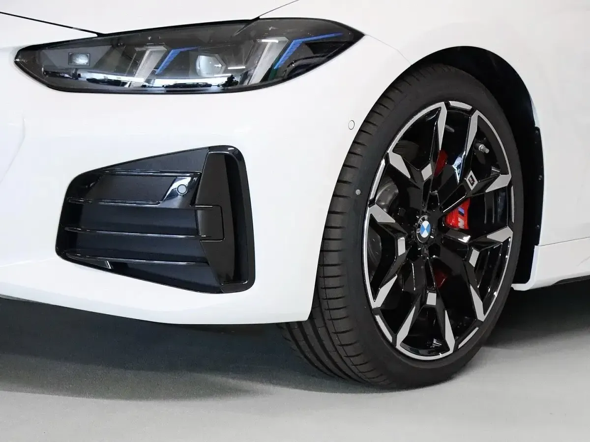 Gebraucht BMW 420 Coupé M Sport 184 PS (135 kW) 2024 Alpinweiß uni Coupé