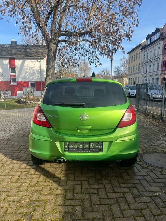 Gebraucht Opel Corsa Color Edition 87 PS (63 kW) 2011 Grün Kleinwagen