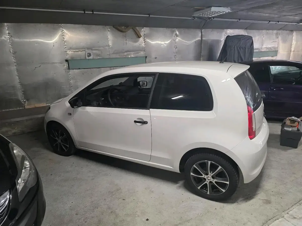 Używany Skoda Citigo 60 KM (44 kW) 2012 Biały Hatchback
