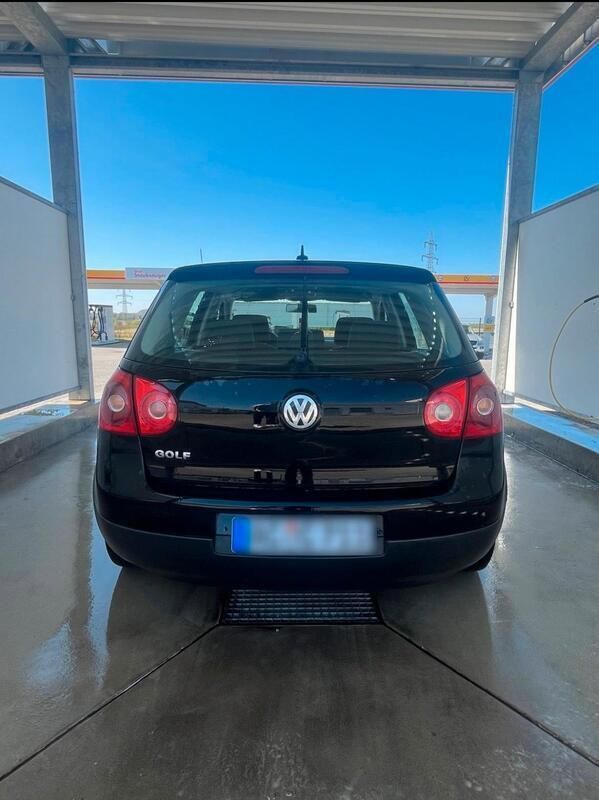 Schwarz Gebraucht 2004 VW Golf V Limousine | 2.200 € (Teuer) - Bild 1/4