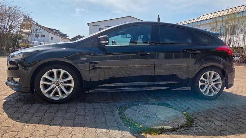 Brugt Ford Focus ST-Line 140 HK (102 kW) 2018 Sort Sedan