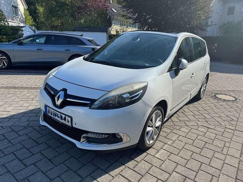 Weiß Gebraucht 2012 Renault Grand Scénic III Bose Edition Van / Kleinbus | 4.200 € (Guter Preis) - Bild 1/4