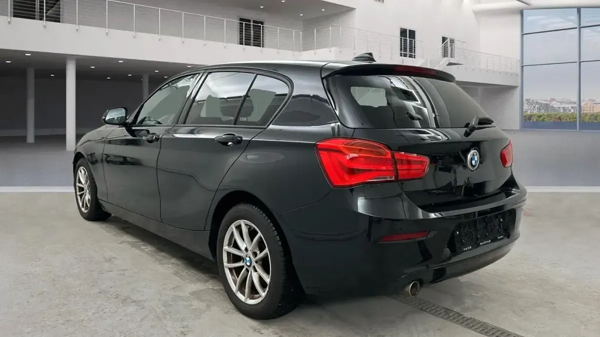Gebraucht BMW 116 Advantage 116 PS (85 kW) 2016 Schwarz Kleinwagen