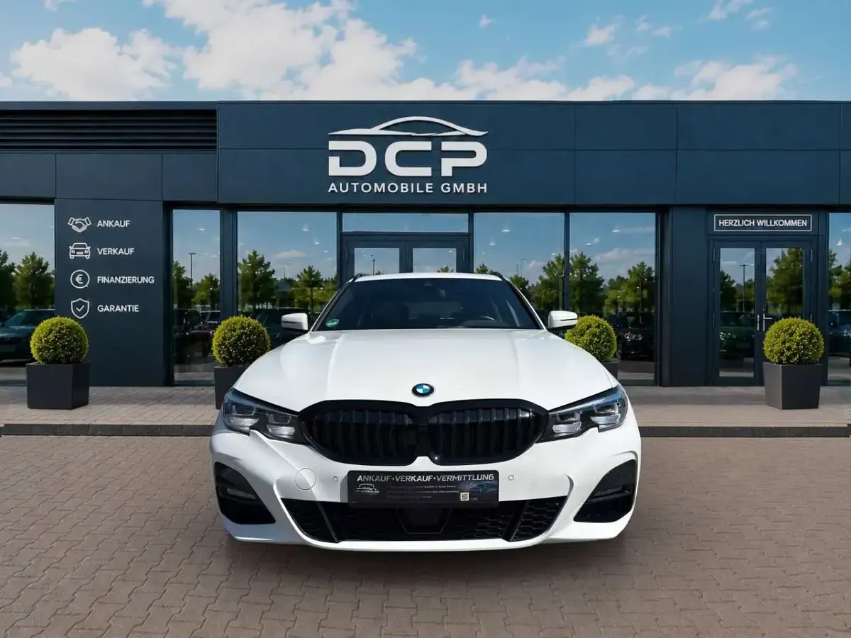 Gebraucht BMW 320 M Sport 190 PS (139 kW) 2022 Alpinweiss iii Kombi