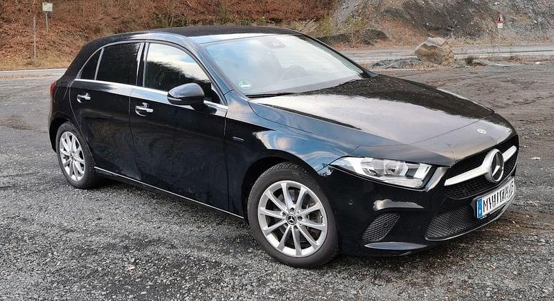Gebraucht Mercedes A250 218 PS (160 kW) 2020 Schwarz Limousine