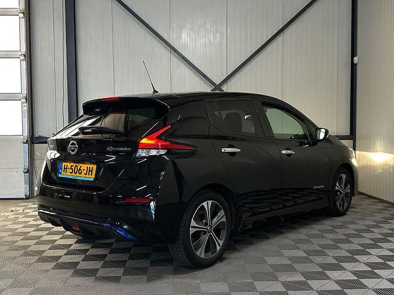Gebraucht Nissan Leaf N-Connecta 110 kW (150 PS) 2020 Schwarz Kleinwagen