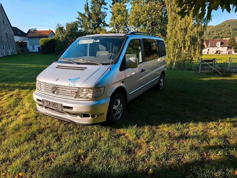 Silber Gebraucht 2003 Mercedes Vito Van / Kleinbus | 3.299 € (Superpreis) - Bild 1/4
