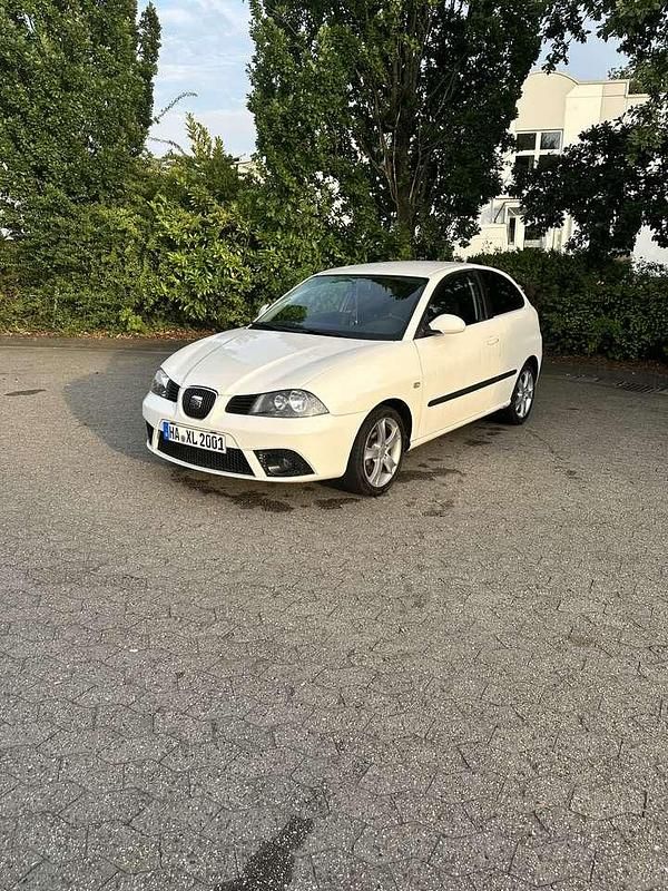 Weiß Gebraucht 2007 Seat Ibiza Sport Limousine | 1.400 € (Fairer Preis) - Bild 1/4